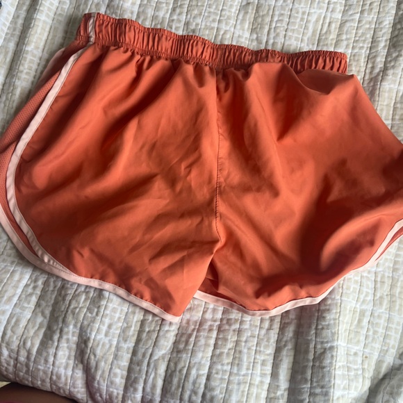 Nike Shorts size L - Picture 2 of 2